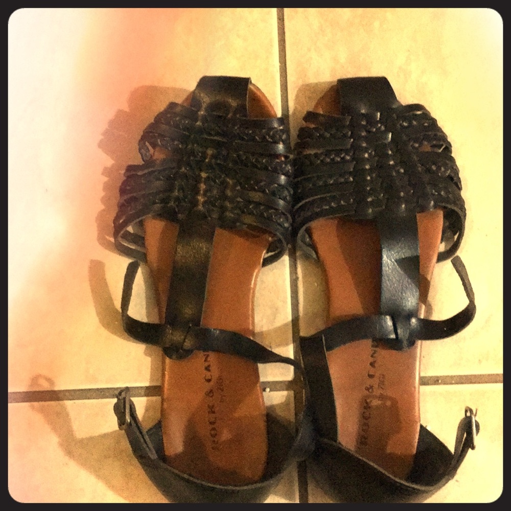 Flat summer sandals